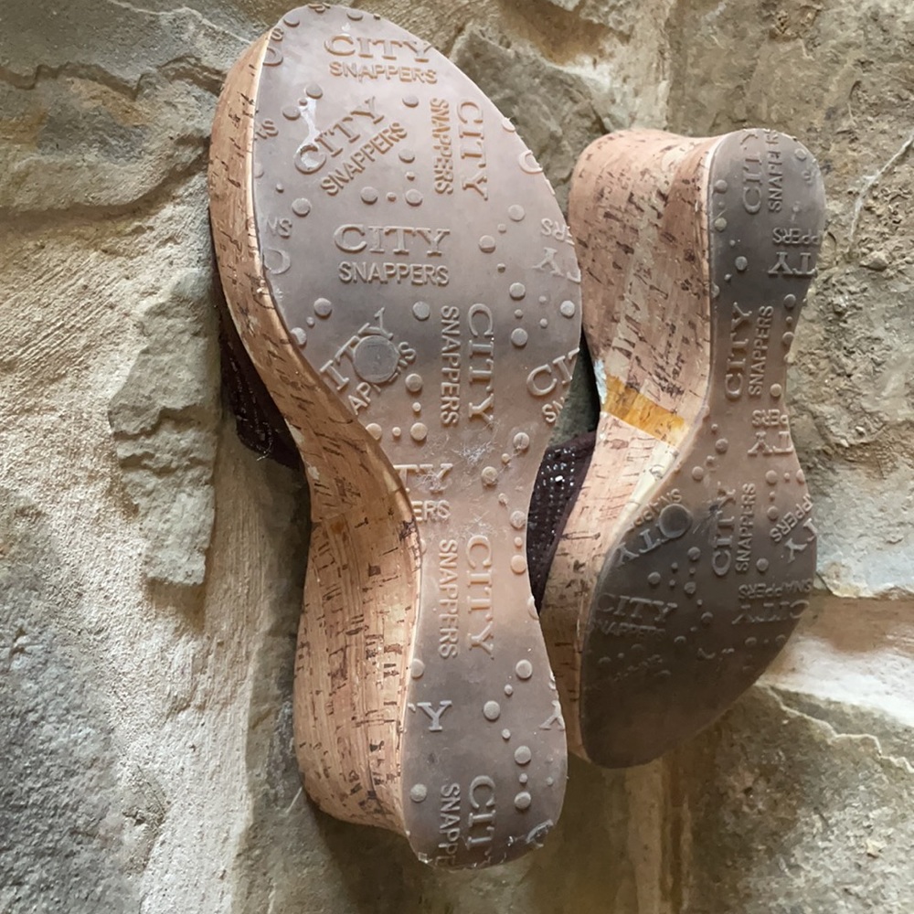 City Snapper Brown Embellished Wedges Size 7 - Picture 6 of 6